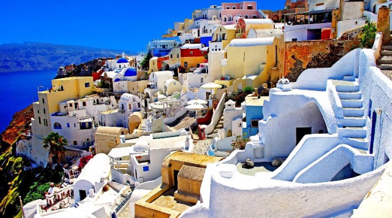 The Oia Experience