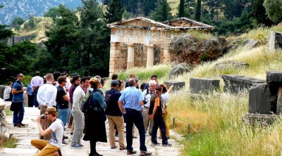 Private local tour of Delphi